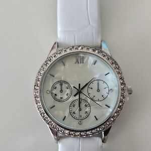 Chic Silver and White Women's Watch